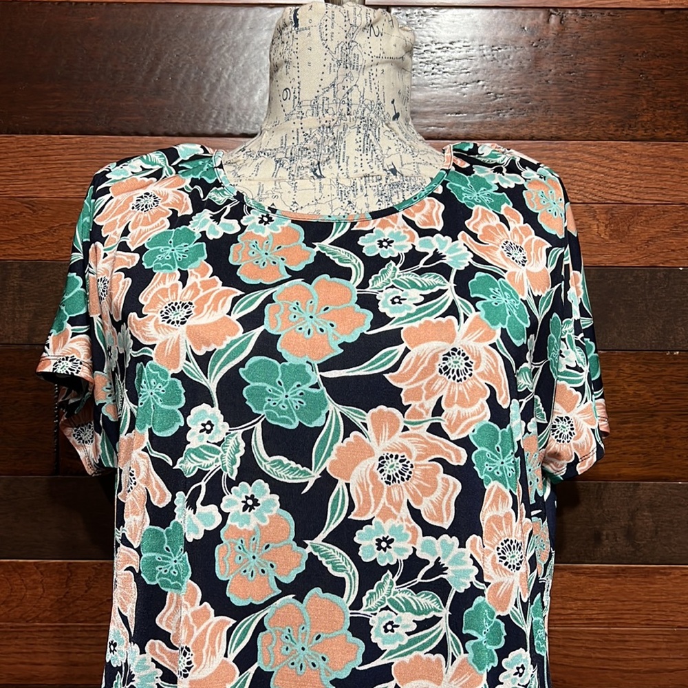 Jaclyn Smith Stretchy Scoop Neck Short Sleeve Metallic Floral Blouse Size XL - Picture 4 of 11